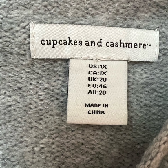 Snowflake Sweater - Picture 9 of 9